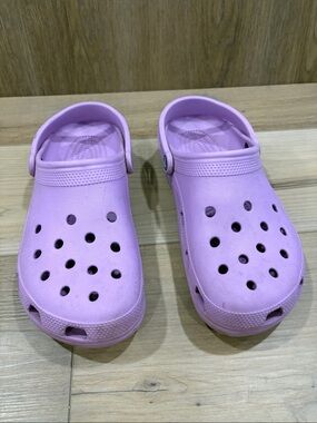 CROCS Adult Unisex Lavender Slip-On Clogs with Heel Strap M9 / W11